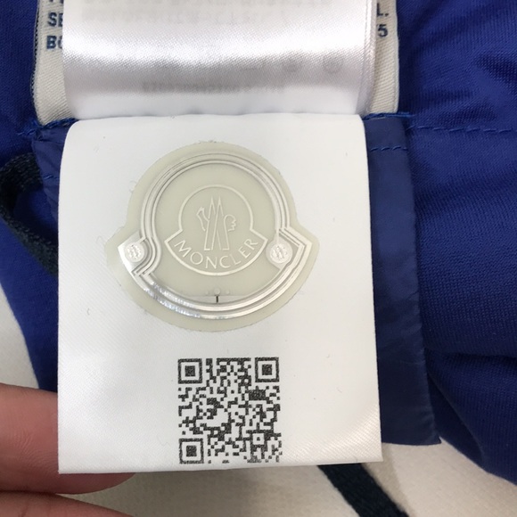 MONCLER Sciarpa Puffer Scarf - Picture 8 of 16